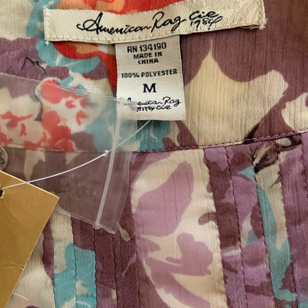 American Rag Floral top - Picture 4 of 6